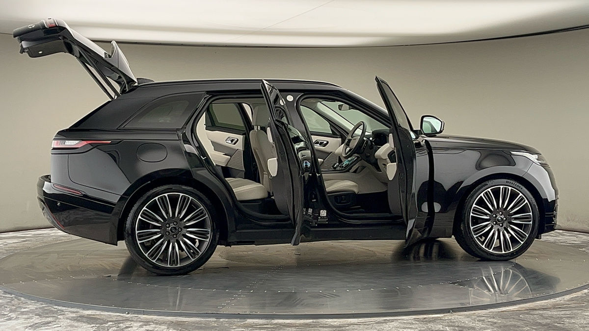 More views of Land Rover Range Rover Velar