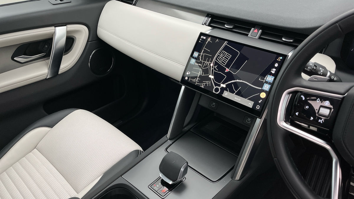 Land Rover Discovery Sport Image 18