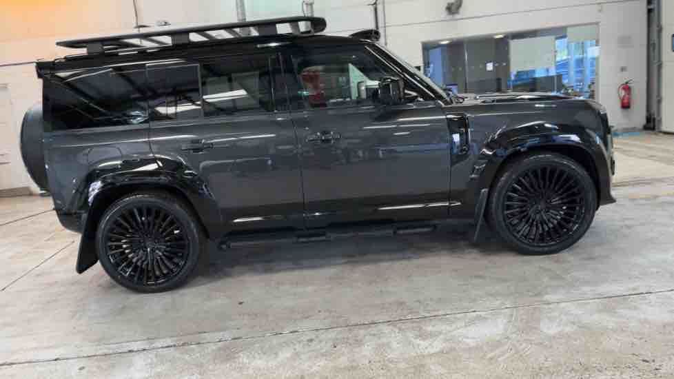 More views of Land Rover Defender 110