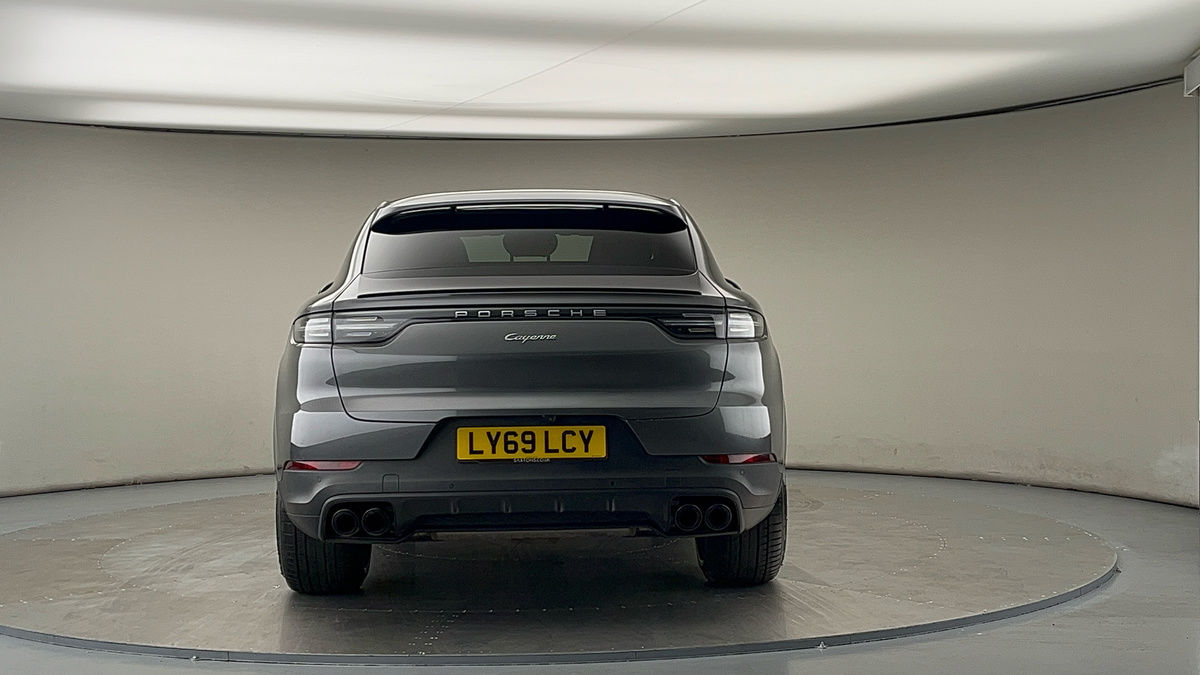 Porsche Cayenne Image 4