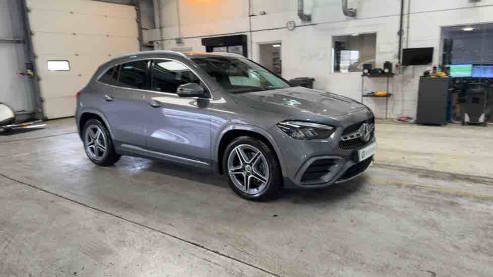 More views of Mercedes-Benz GLA