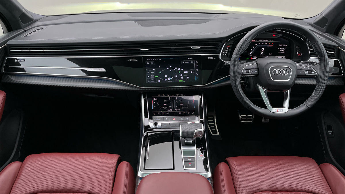 Audi SQ7 Image 12