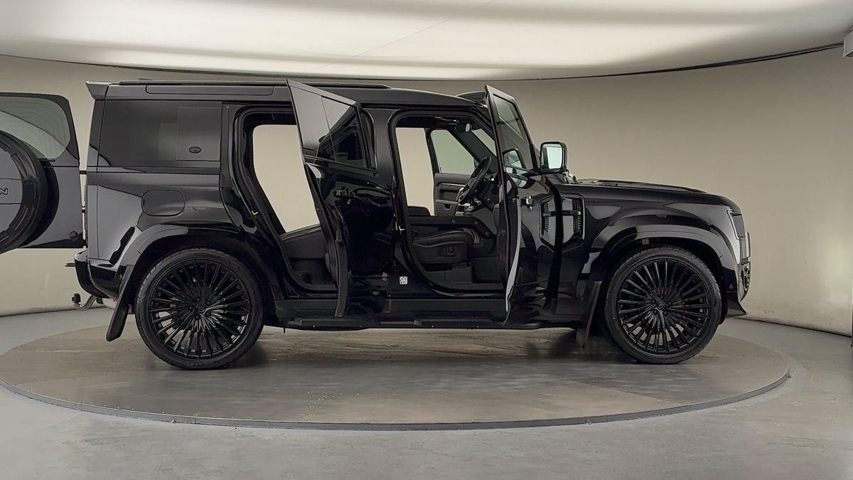 More views of Land Rover Defender 110