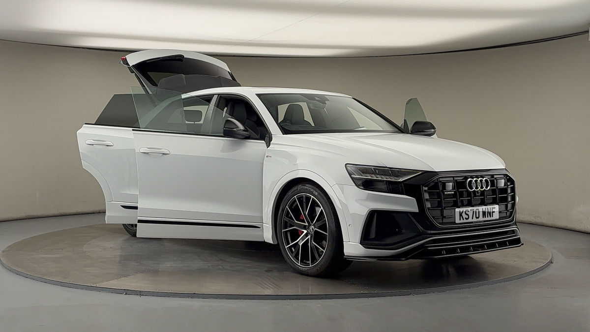 More views of Audi Q8