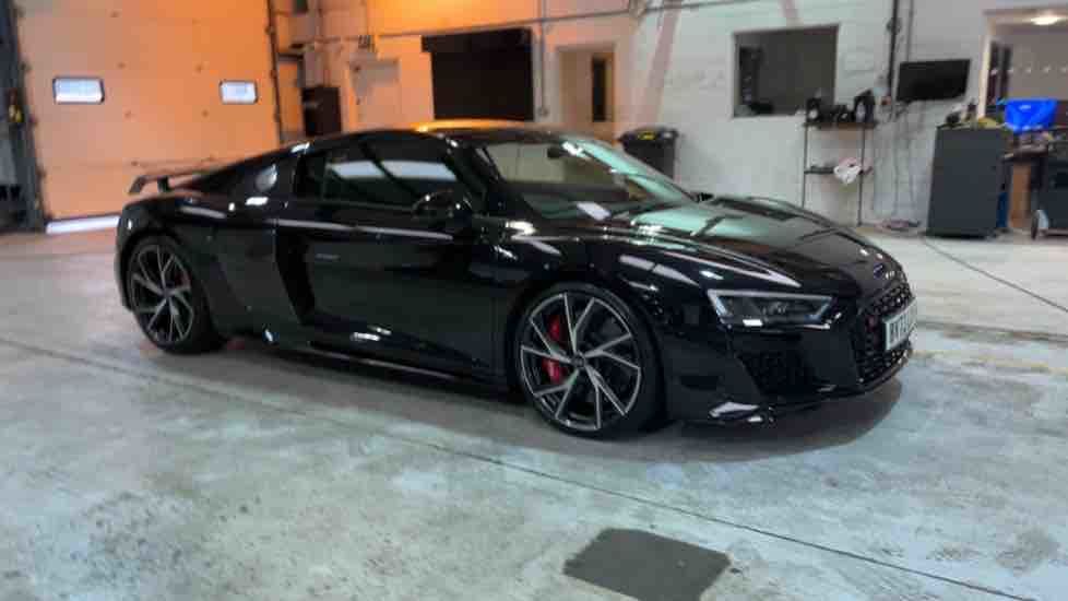 More views of Audi R8