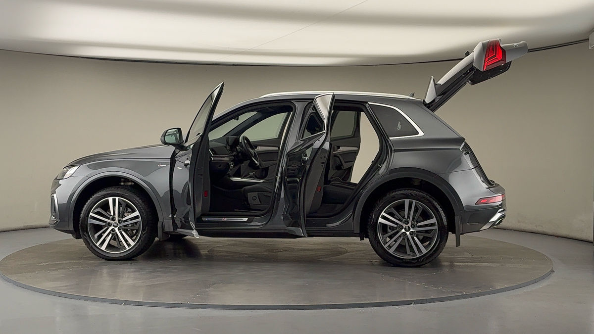 More views of Audi Q5