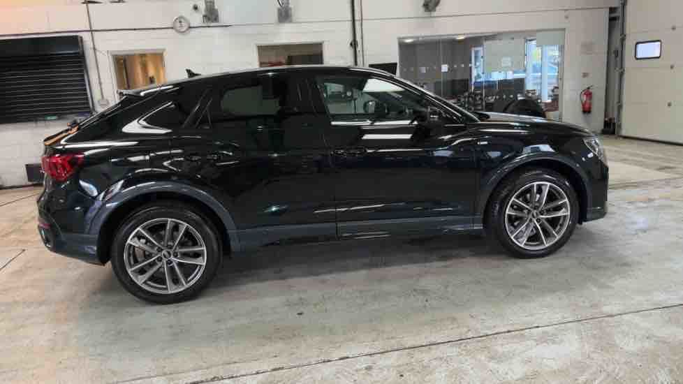 More views of Audi Q3