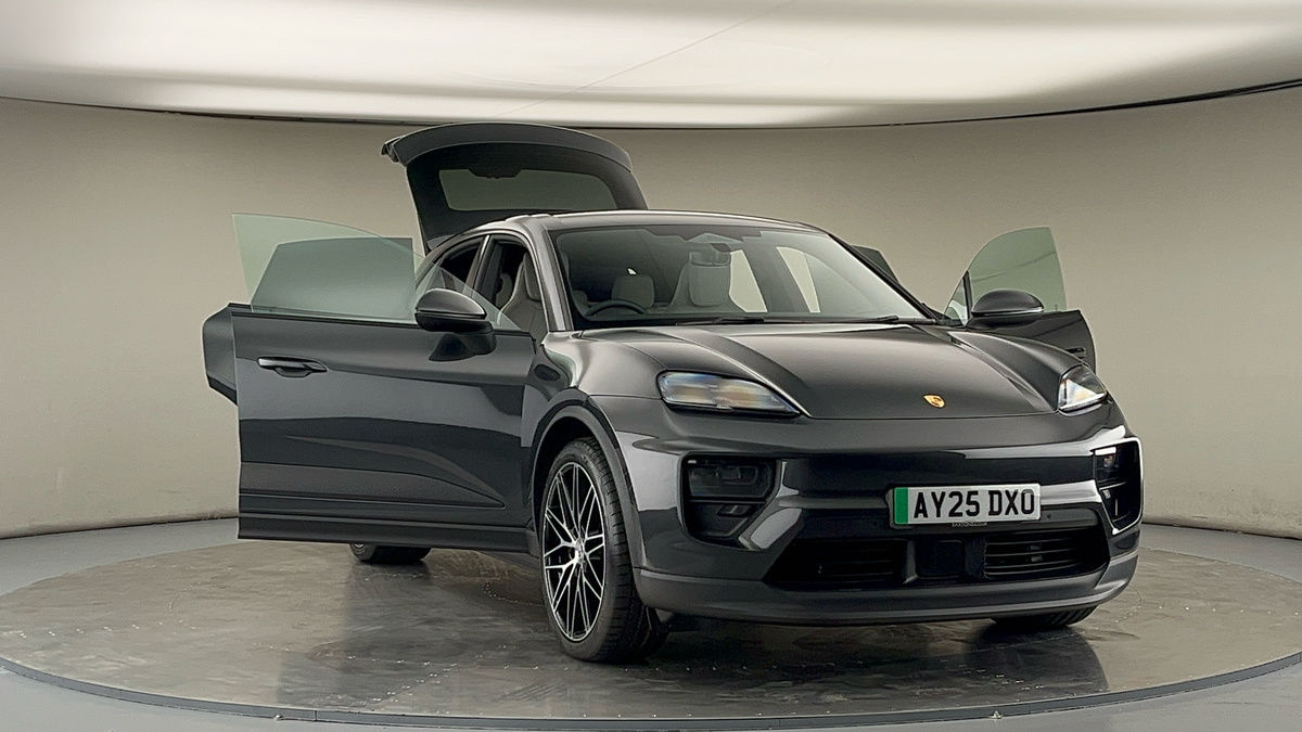 More views of Porsche Macan