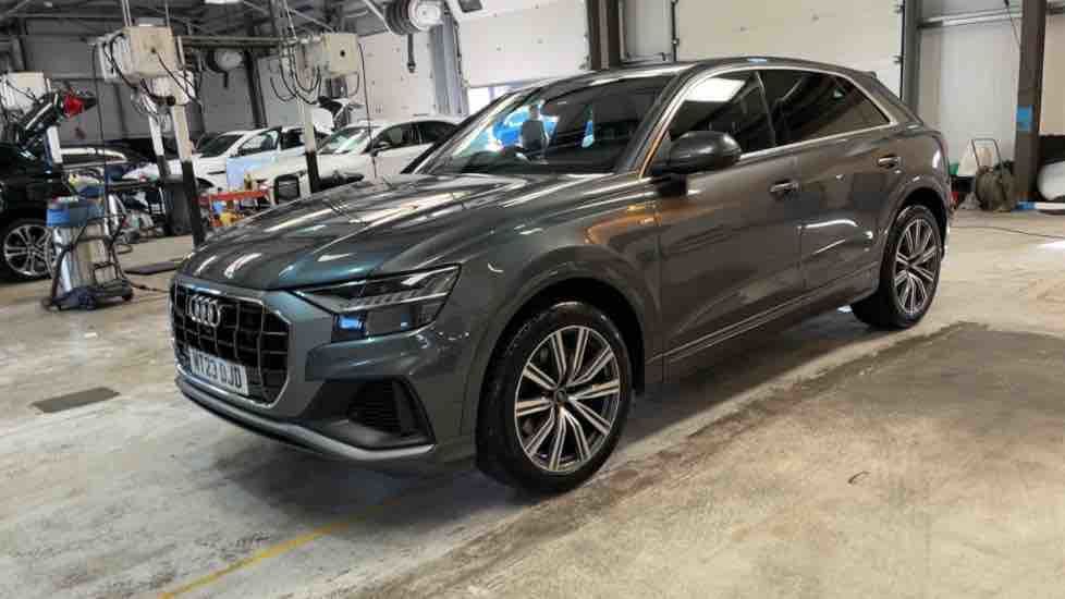 More views of Audi Q8