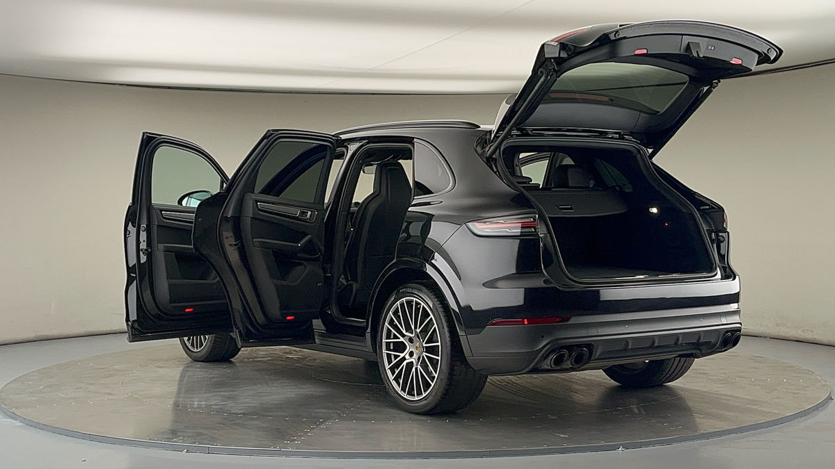 Porsche Cayenne Image 23