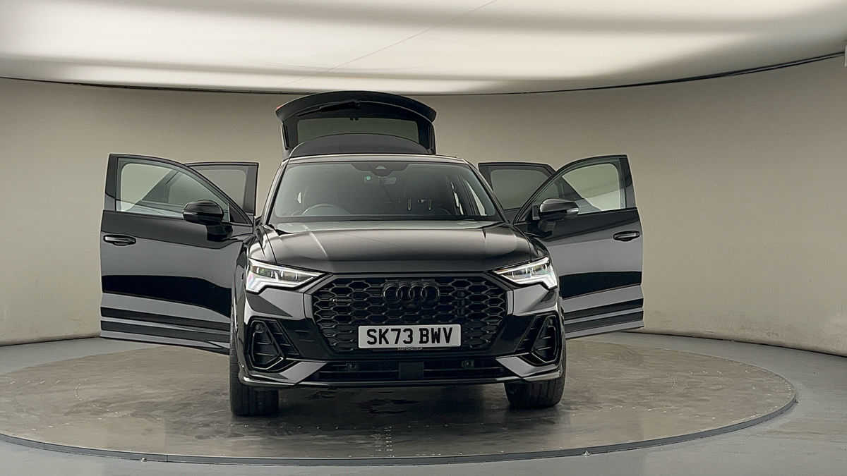 More views of Audi Q3