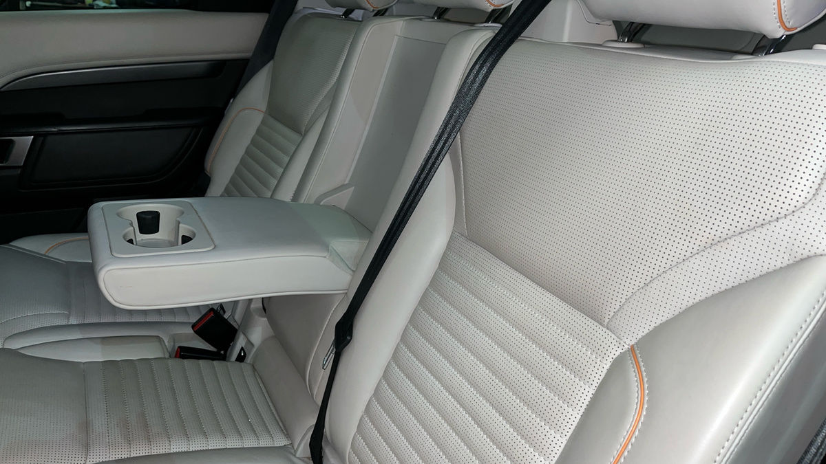 Land Rover Discovery Image 9