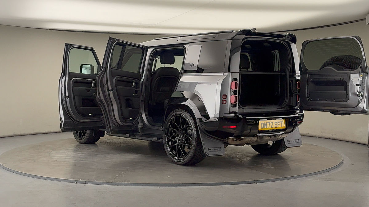 More views of Land Rover Defender 110