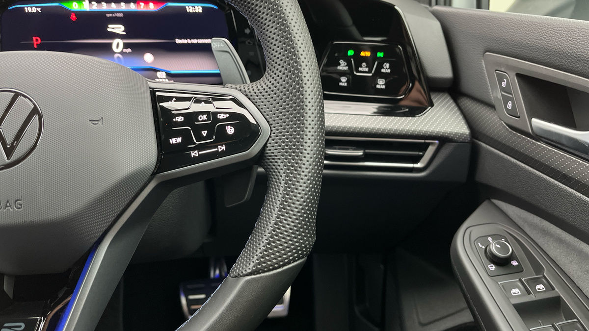 Volkswagen Golf Image 14
