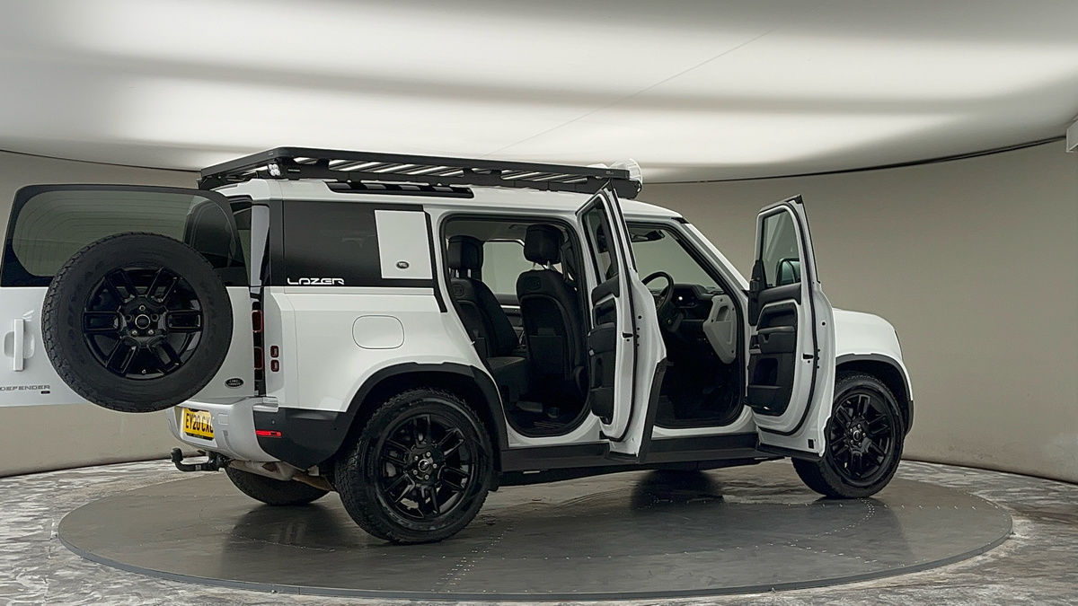 More views of Land Rover Defender 110
