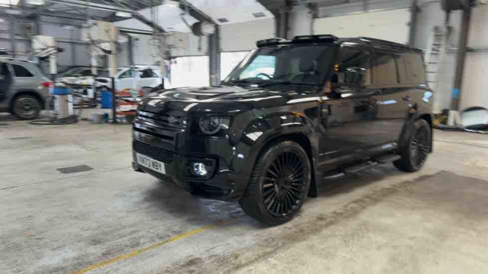 More views of Land Rover Defender 110