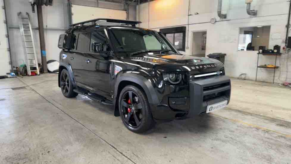 More views of Land Rover Defender 110