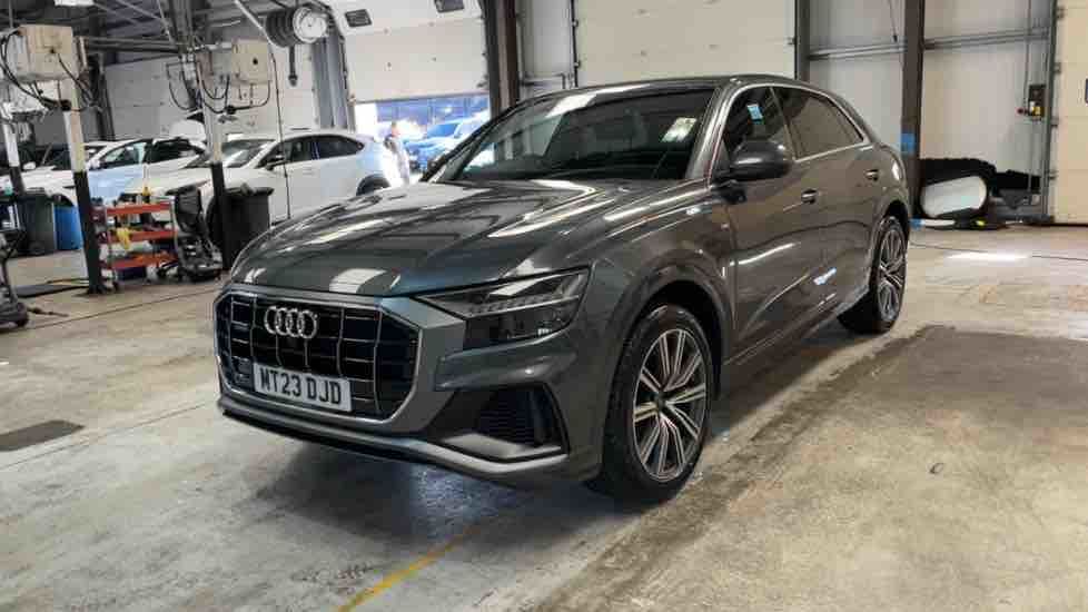 More views of Audi Q8