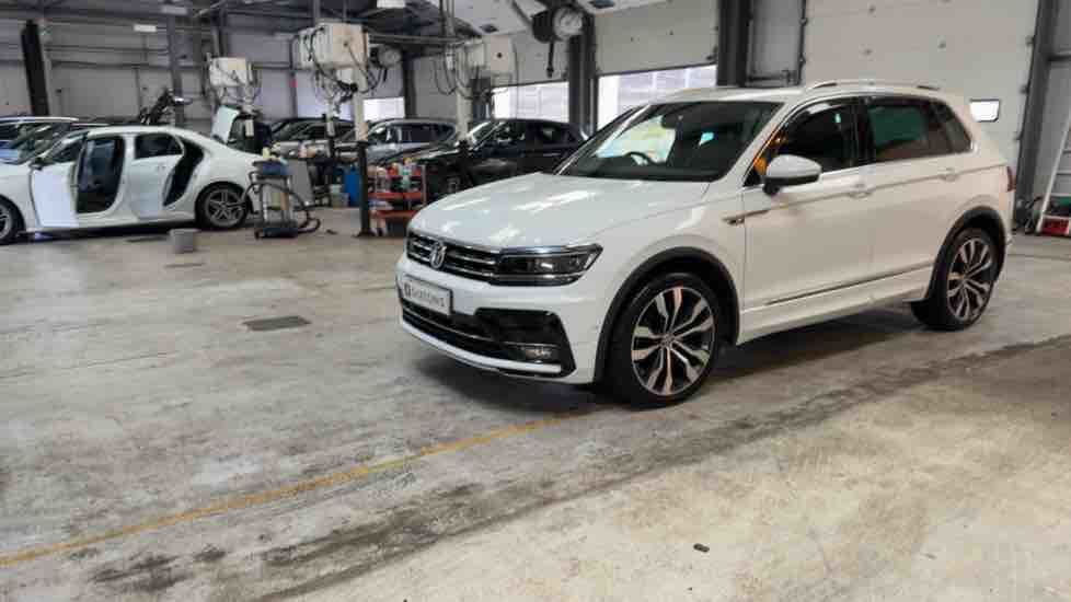 More views of Volkswagen Tiguan