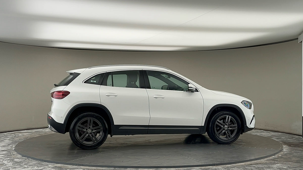 More views of Mercedes-Benz GLA