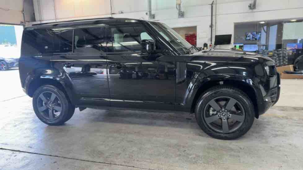 More views of Land Rover Defender 110