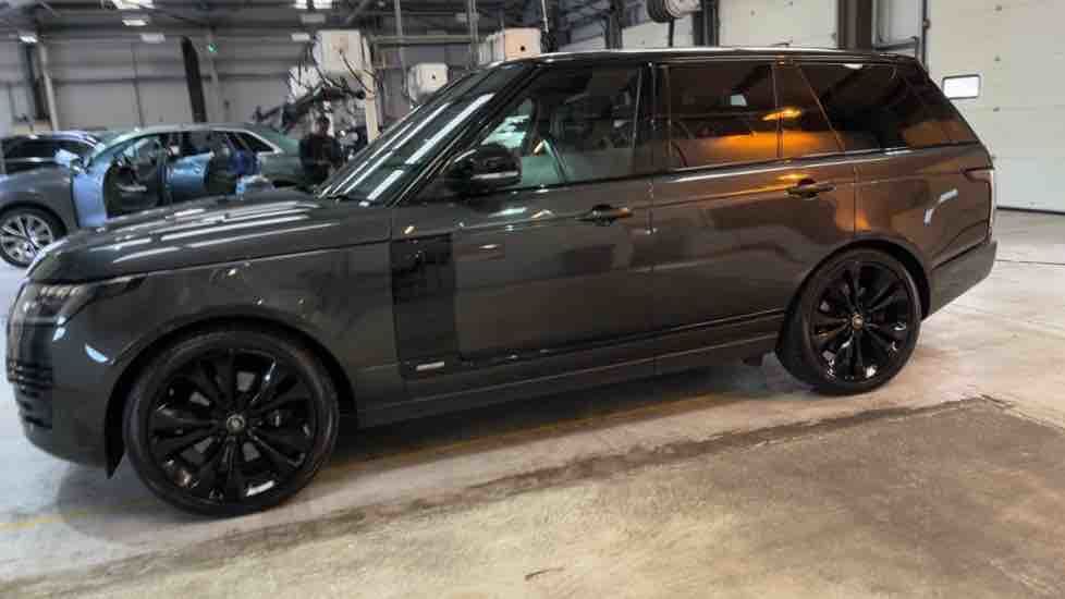 More views of Land Rover Range Rover