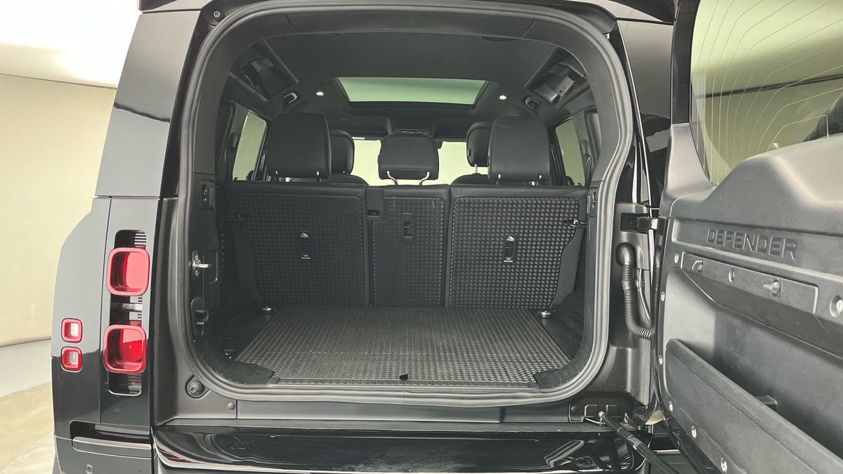 Land Rover Defender 110 Urban Image 11