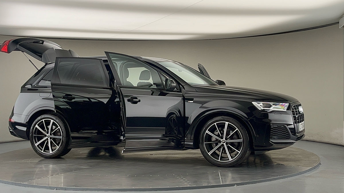 More views of Audi Q7