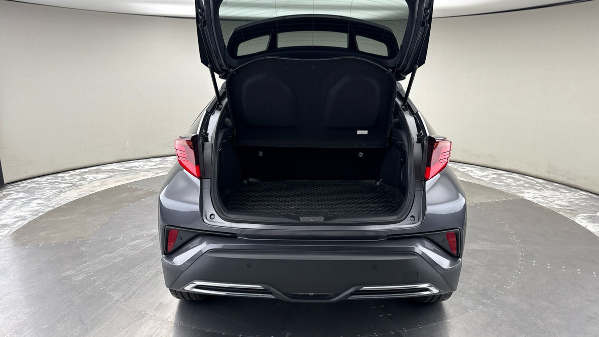 Toyota C-HR Image 11