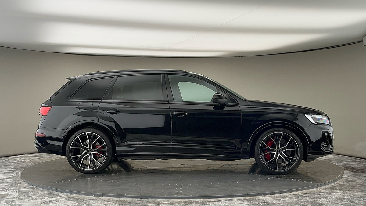 Audi SQ7 Image 16