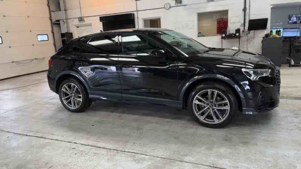 More views of Audi Q3
