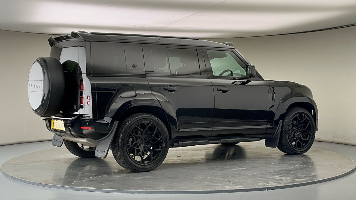 More views of Land Rover Defender 110