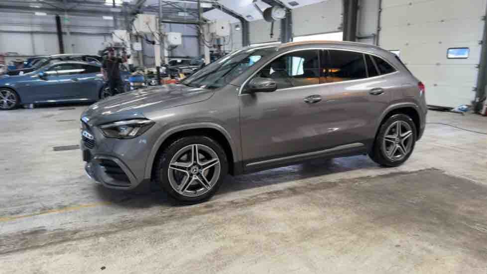 More views of Mercedes-Benz GLA
