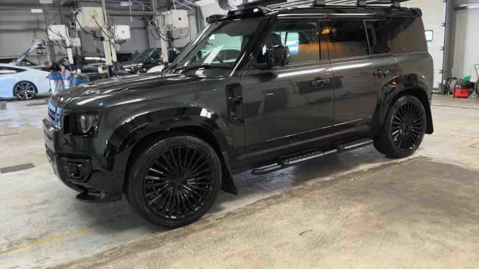 More views of Land Rover Defender 110