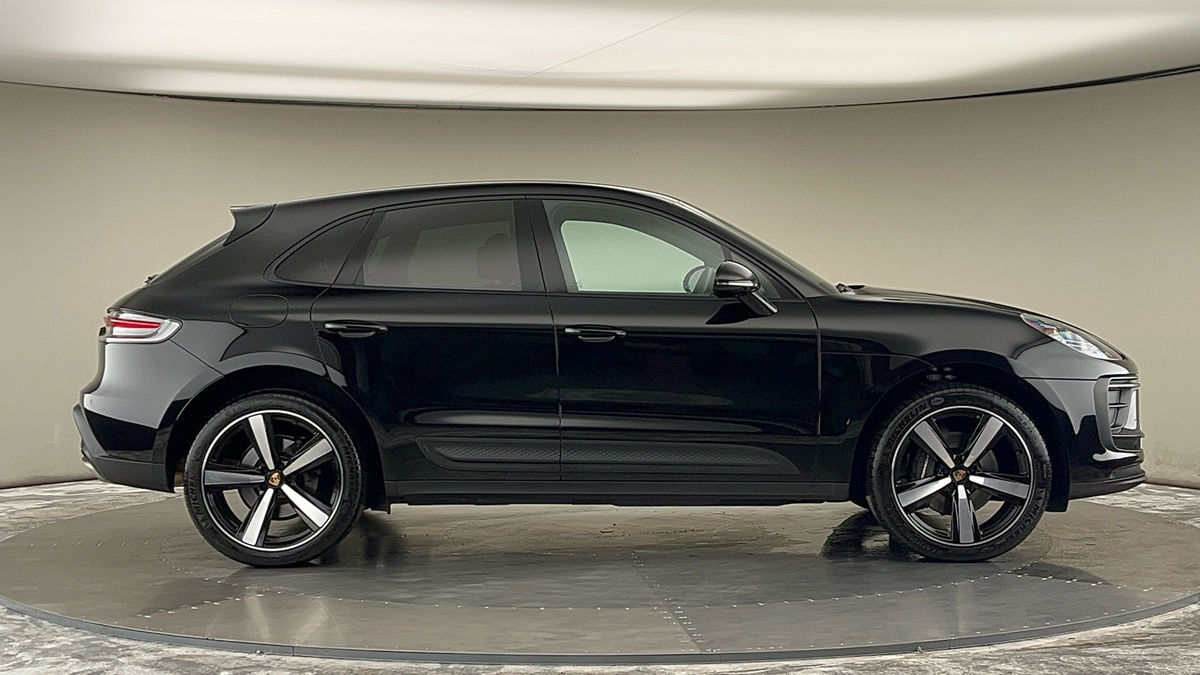 Porsche Macan Image 16