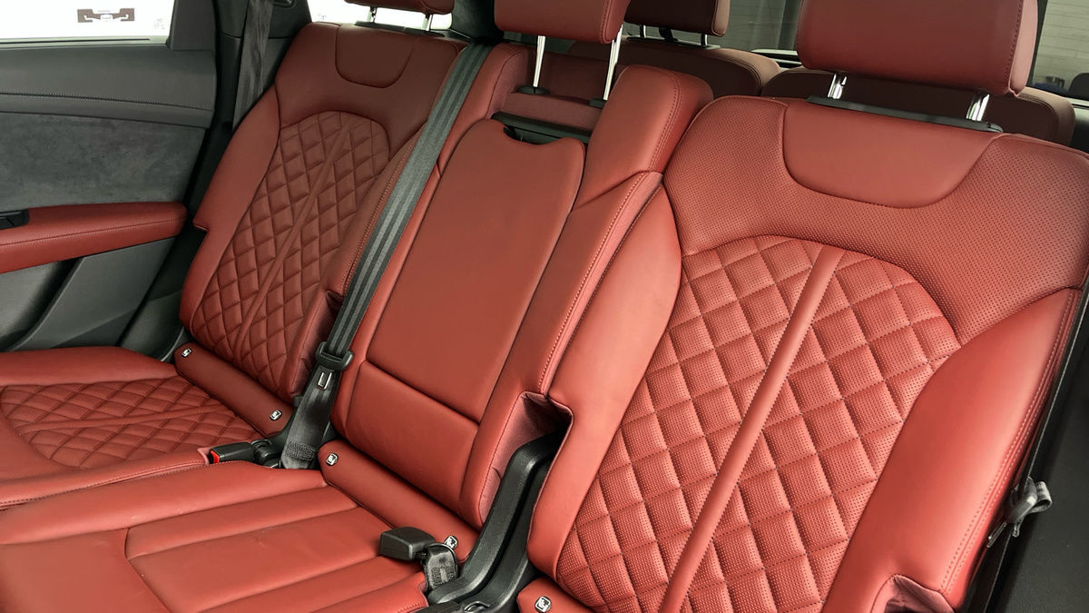 Audi SQ7 Image 8