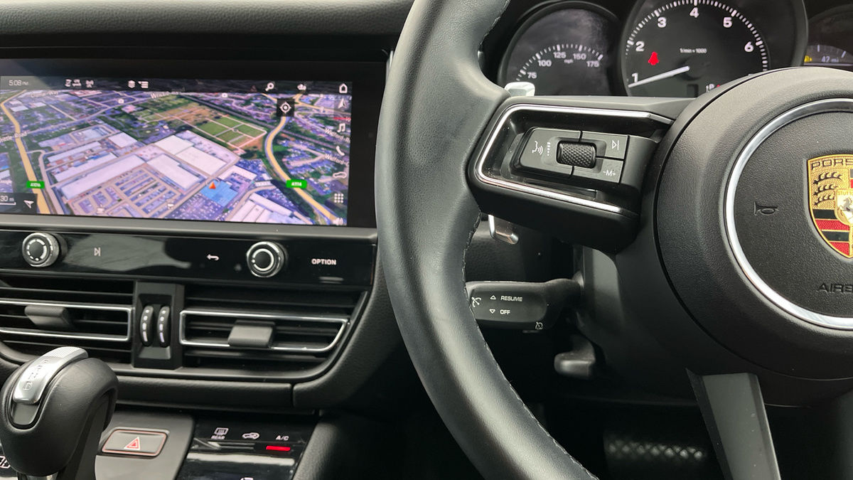 Porsche Macan Image 13