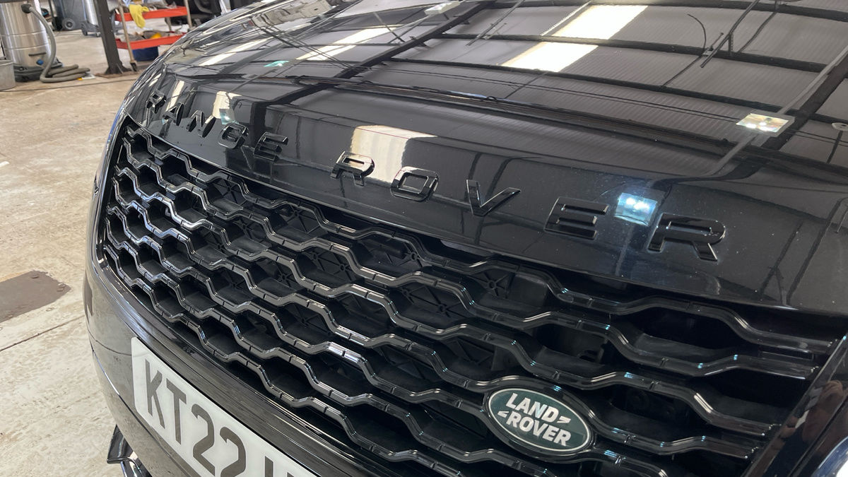 Land Rover Range Rover Velar Image 20