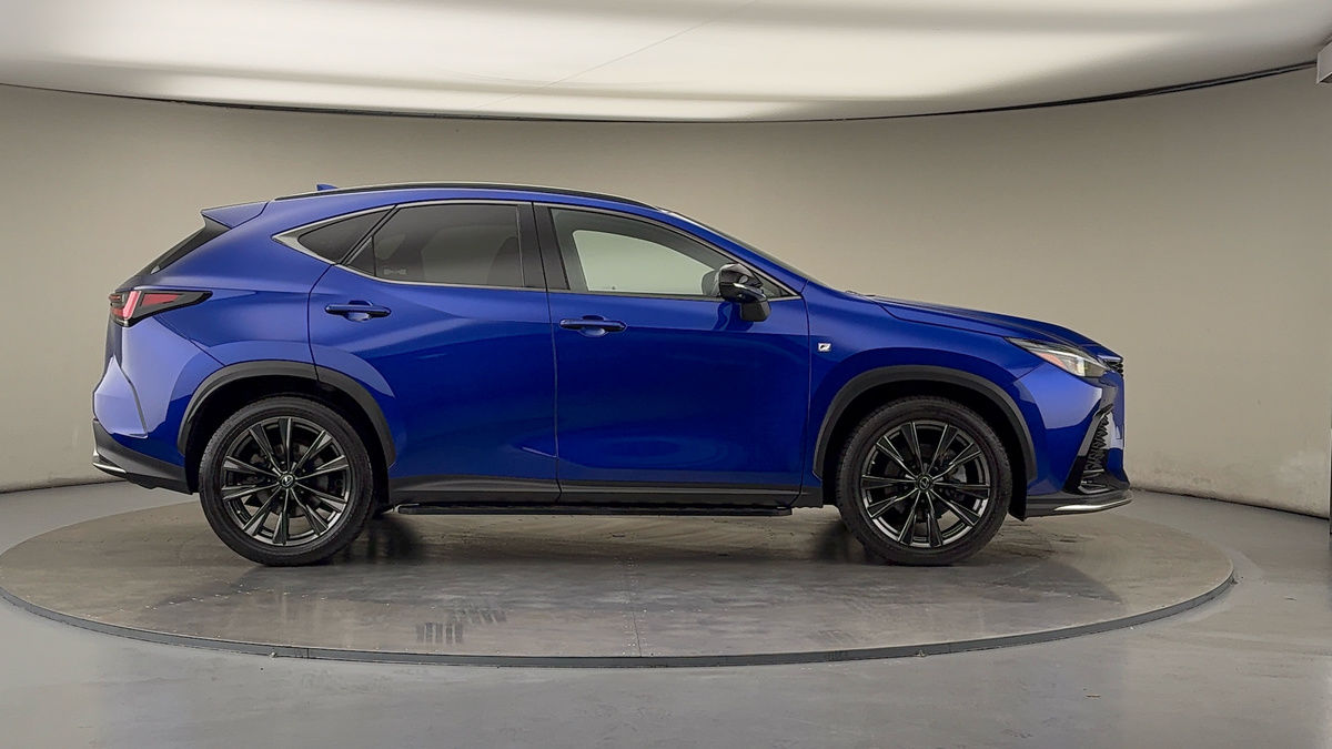 Lexus NX Image 16