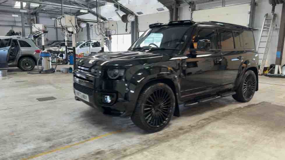 More views of Land Rover Defender 110