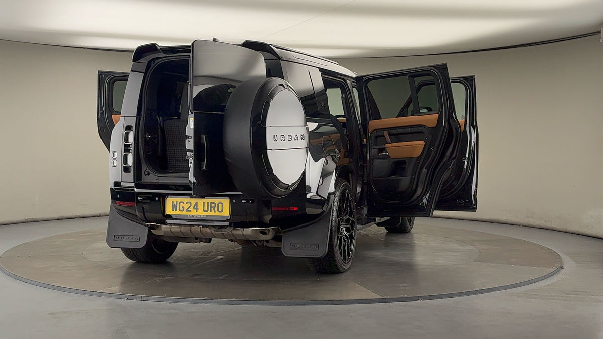 More views of Land Rover Defender 110