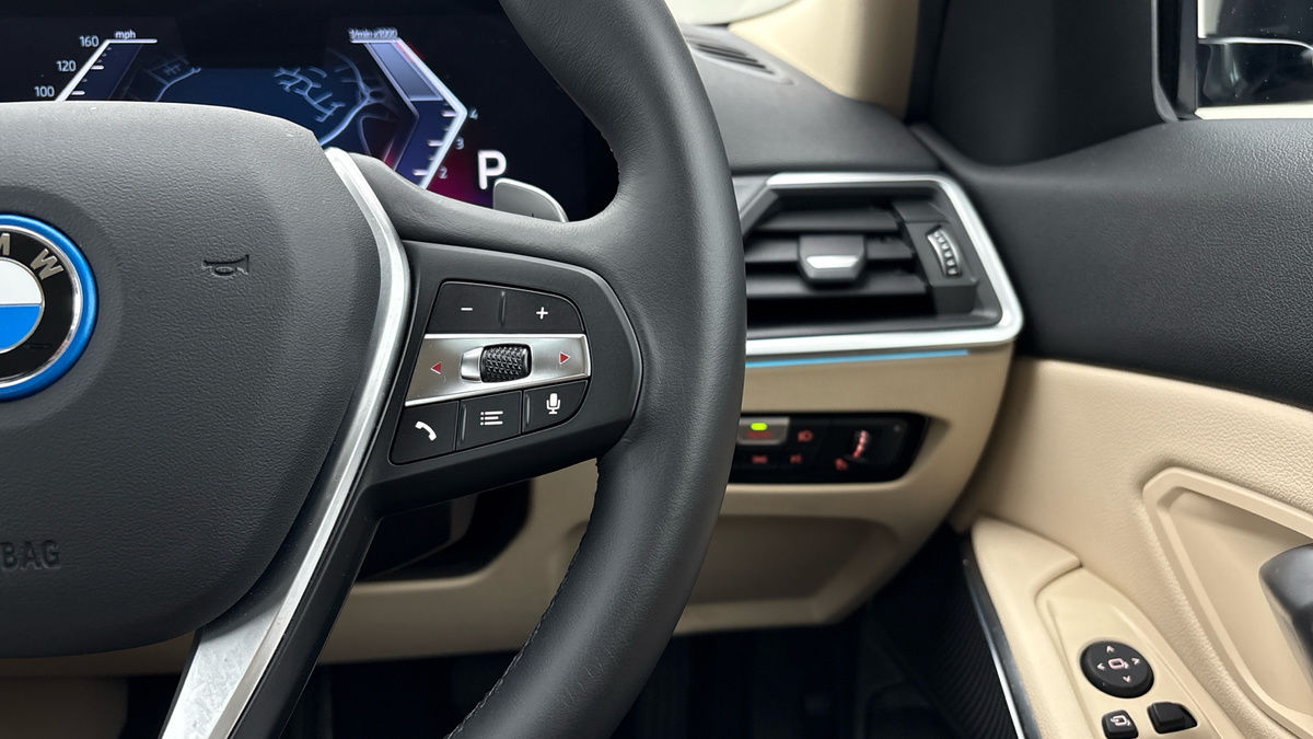 BMW 3 Series Image 14