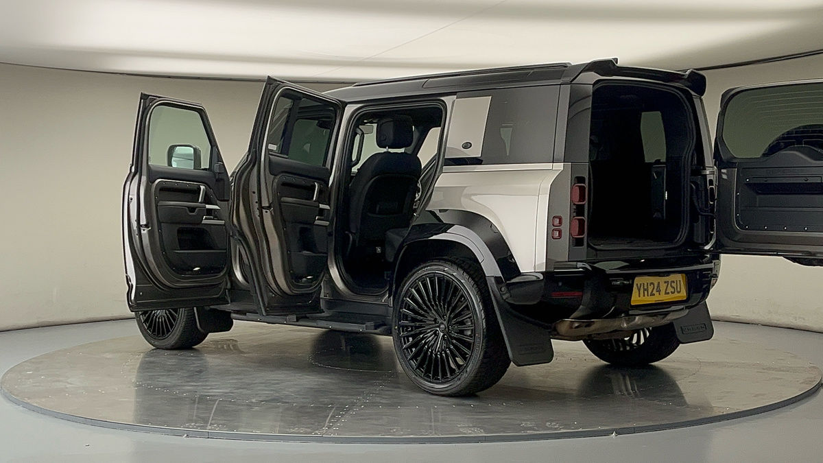 More views of Land Rover Defender 110