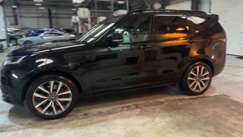 More views of Land Rover Discovery