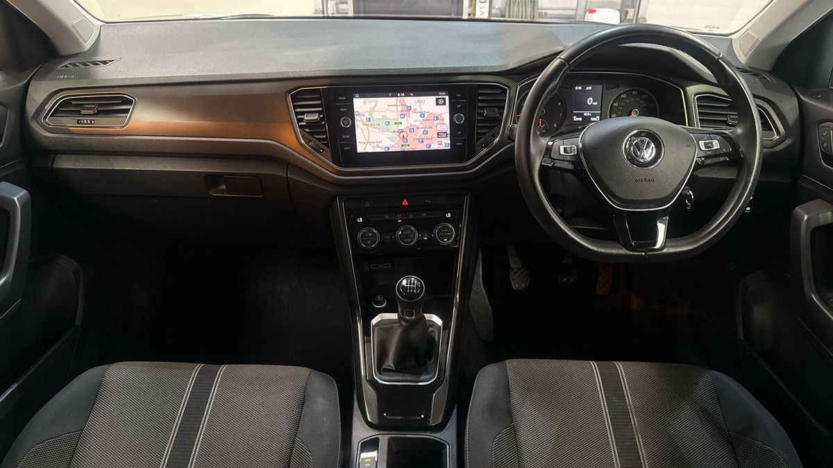 Volkswagen T-Roc Image 12