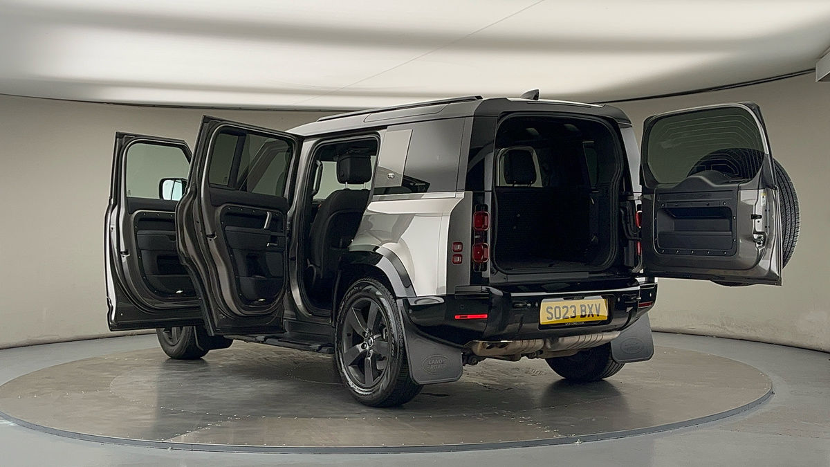 Land Rover Defender 110 Urban Image 45