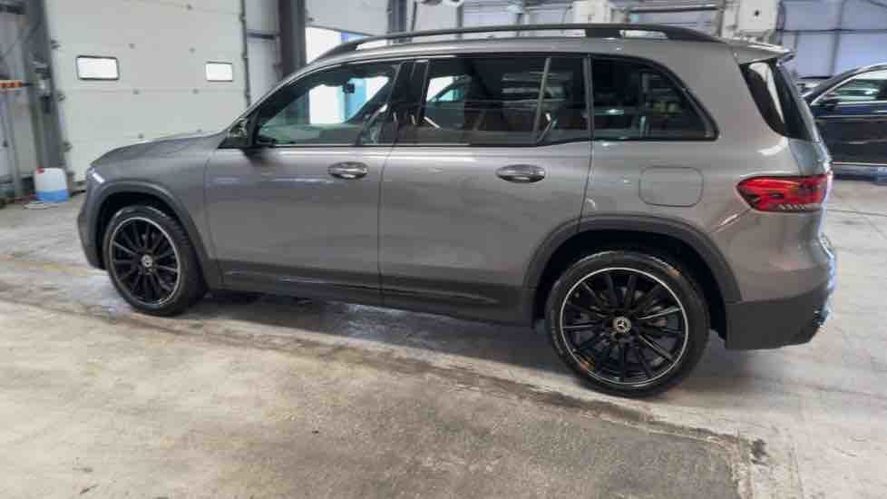 More views of Mercedes-Benz GLB