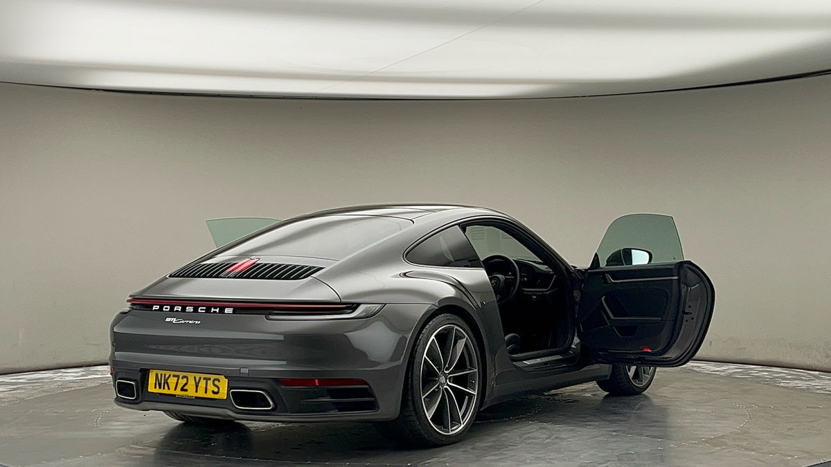 More views of Porsche 911