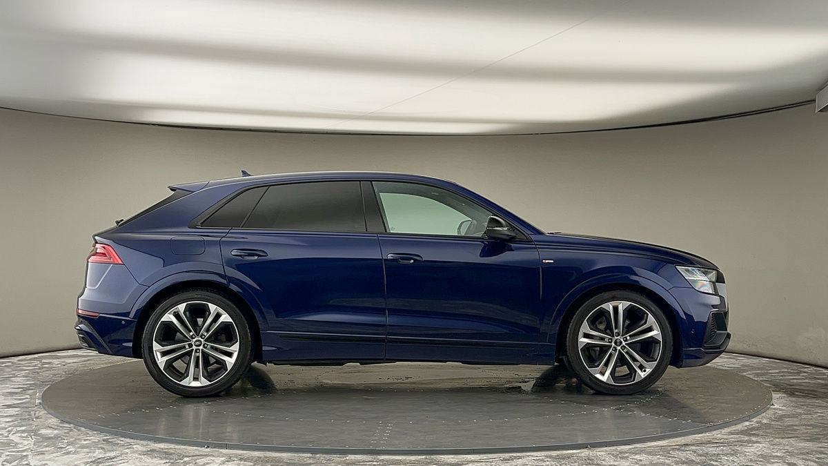 Audi Q8 Image 16