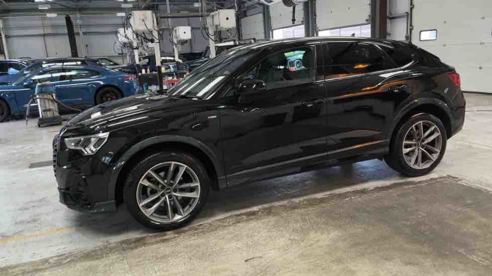 More views of Audi Q3
